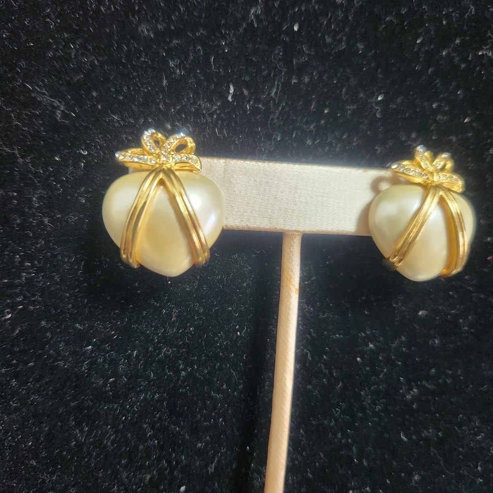 Joan Rivers Gold Tone Faux Pearl Heart‎ Bow Rhinestone Stud Earrings Pierced